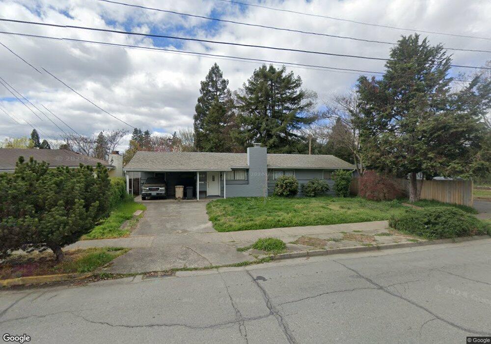 960 NE 10th St, Grants Pass, OR 97526 - photo 1