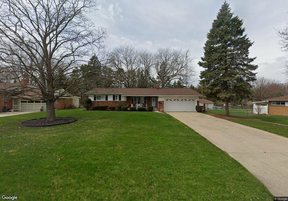 521 James Connis Dr, Flushing, MI 48433 - photo 1