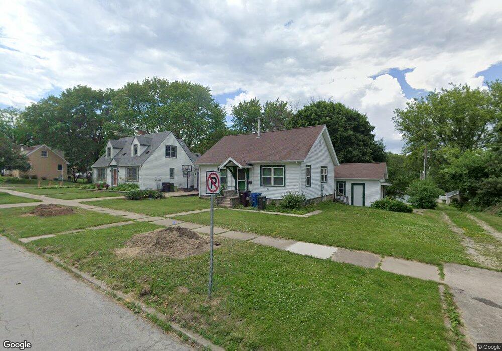 515 W 11th St, Cedar Falls, IA 50613 - photo 1