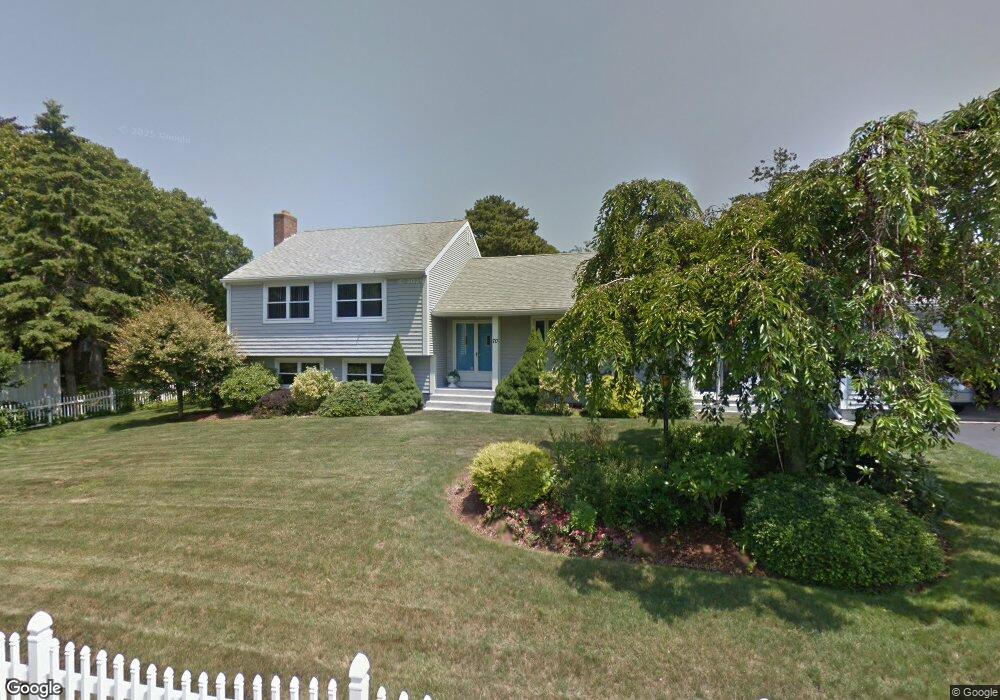 22 Irving St, Centerville, MA 02632 - photo 1