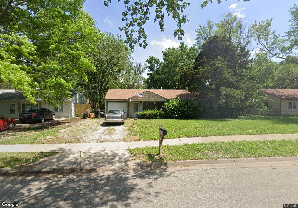 3426 SW Tara Ave, Topeka, KS 66611 - photo 1