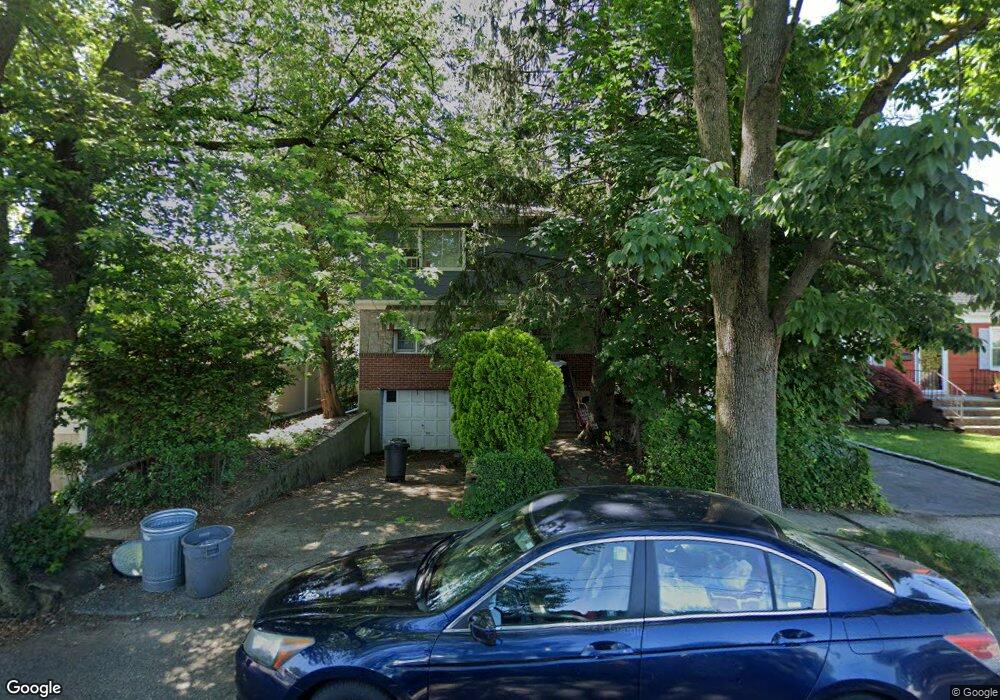 179 Rudolf Rd, Mineola, NY 11501 - photo 1