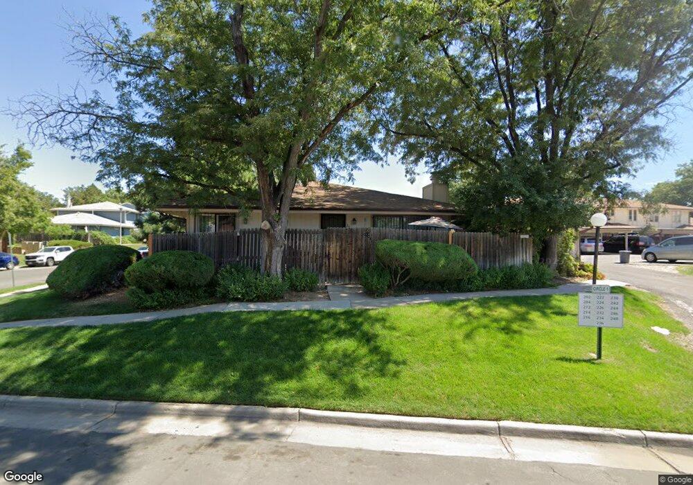 202 S Newark Cir, Aurora, CO 80012 - photo 1