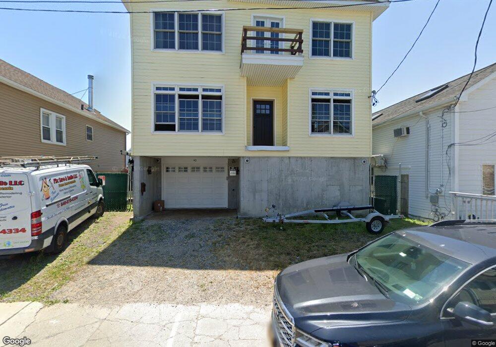 40 W 10th Rd, Broad Channel, NY 11693 - photo 1