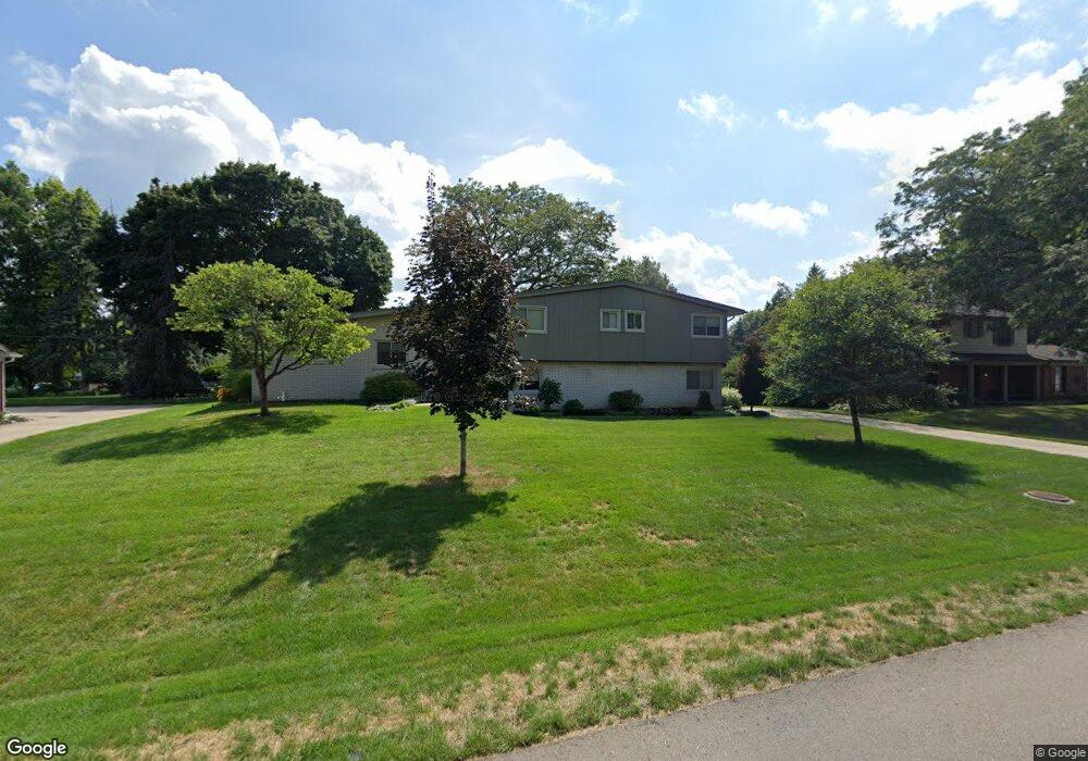 2736 Aldgate Dr, Bloomfield Hills, MI 48304 - photo 1