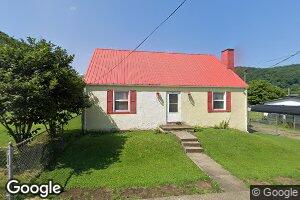176 Elm St, East Bank, WV 25067