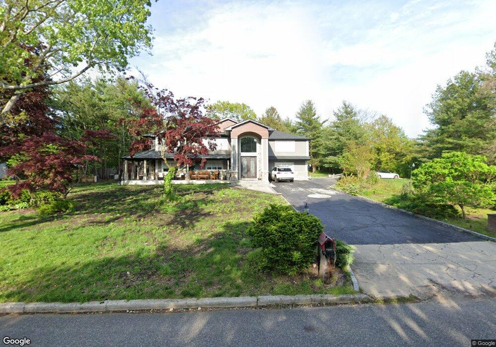 115 Caramel Rd, ComMacK, NY 11725 - photo 1