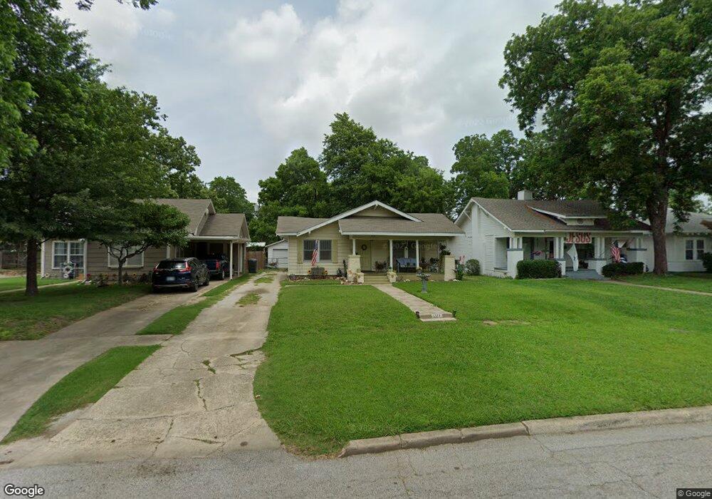 1227 Bixby St, Ardmore, OK 73401 - photo 1
