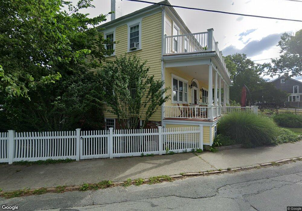 2 Main St unit 1, Mattapoisett, MA 02739 - photo 1