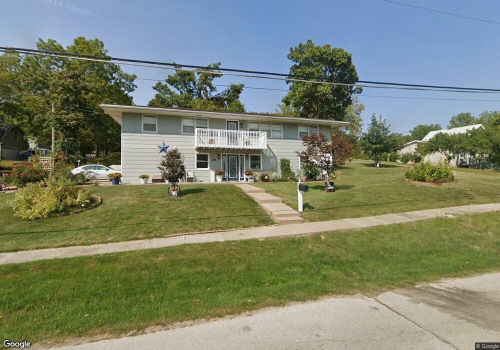 516 Locust St, Columbus Junction, IA 52738 - photo 1