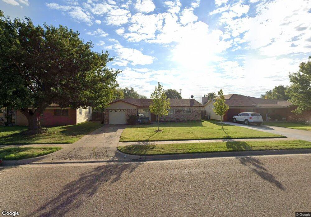911 Bruce Ave, Dumas, TX 79029 - photo 1