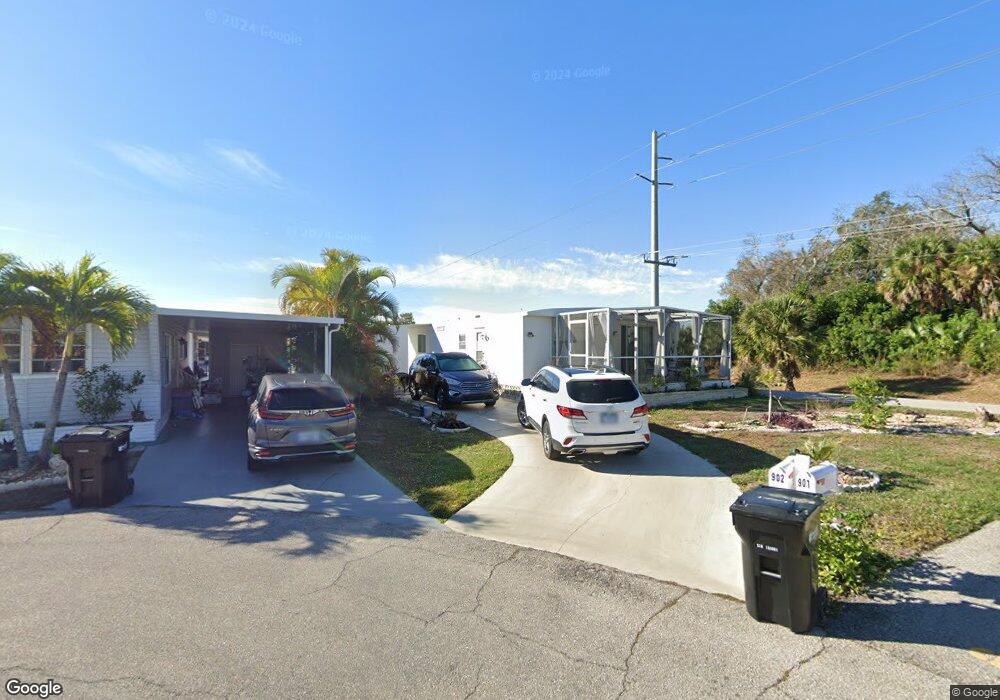 902 Uplands W, Venice, FL 34285 - photo 1