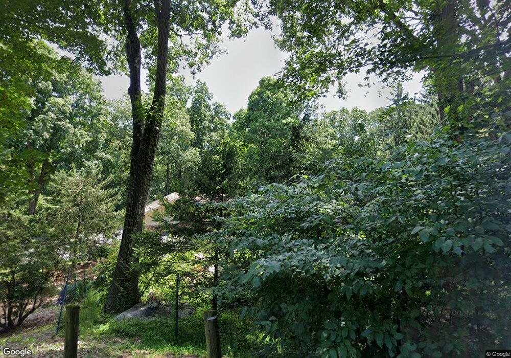 6 Peaceable St, Redding, CT 06896 - photo 1