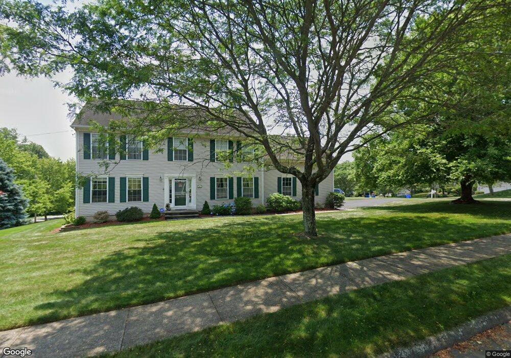 121 Sky View Cir, Hamden, CT 06514 - photo 1