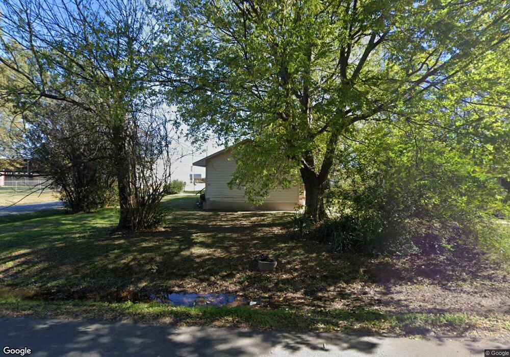 712 N Grand Ave, Stuttgart, AR 72160 - photo 1