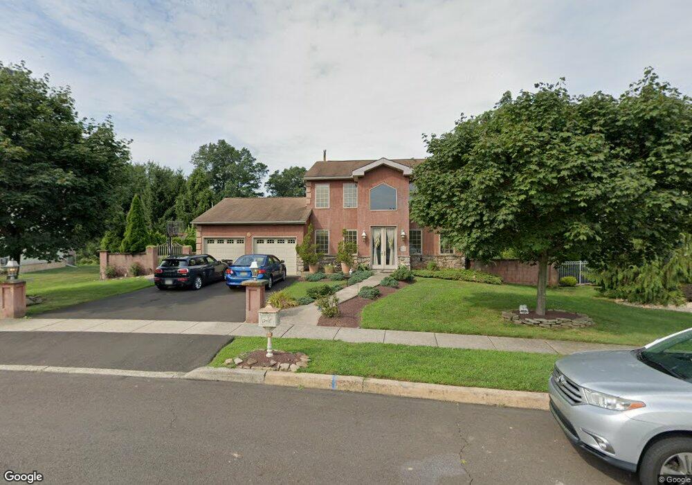 636 Nicole Dr, Southampton, PA 18966 - photo 1