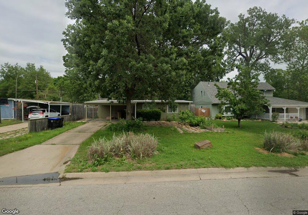 2912 SW Twilight Dr, Topeka, KS 66614 - photo 1