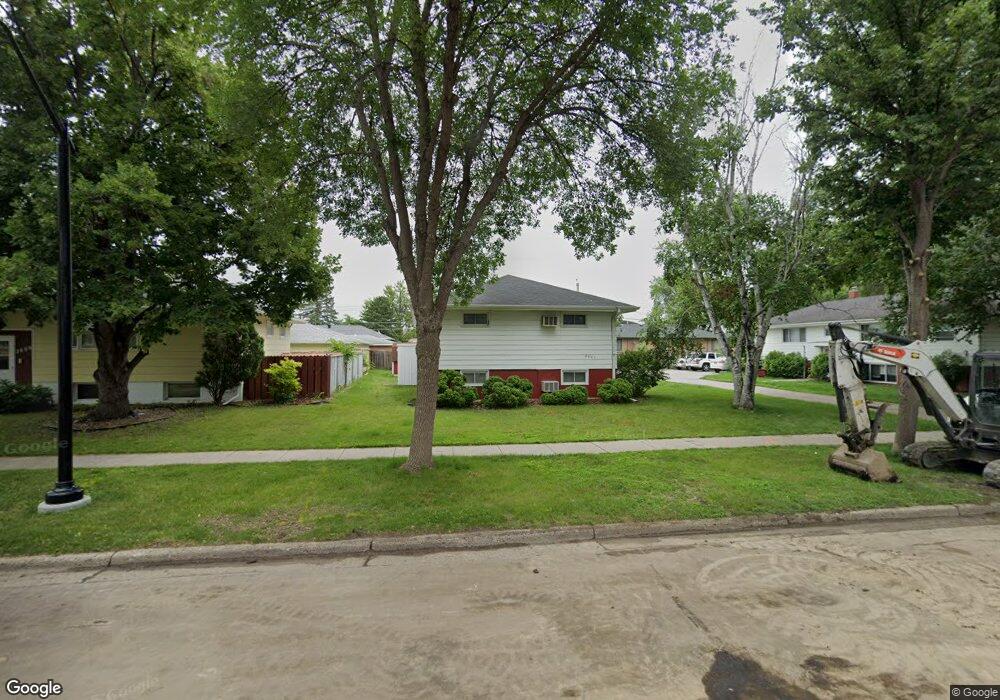 2605 9th St N unit 4, Fargo, ND 58102 - photo 1