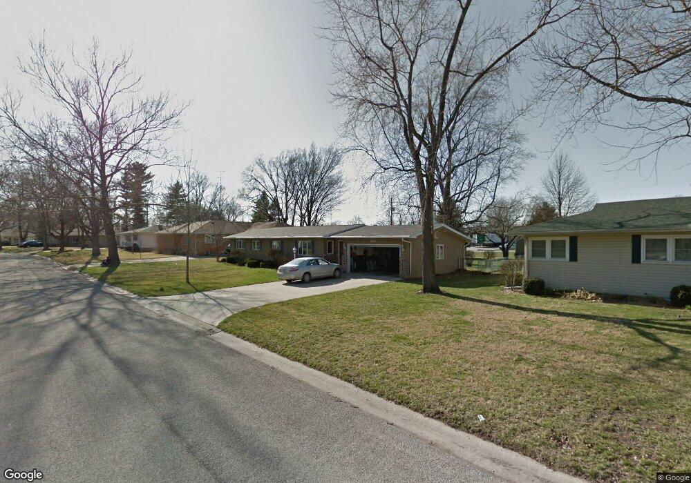 140 Regent St, Lincoln, IL 62656 - photo 1