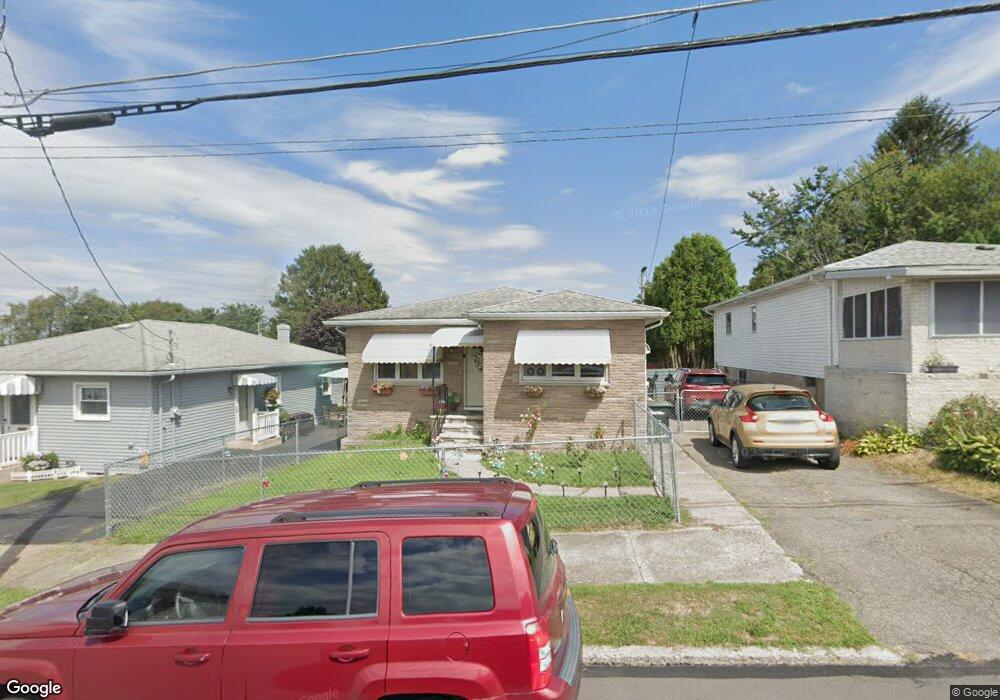 709 Roosevelt St, Hazleton, PA 18201 - photo 1