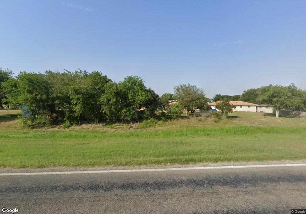 905 N Hugosota St, Beeville, TX 78102 - photo 1