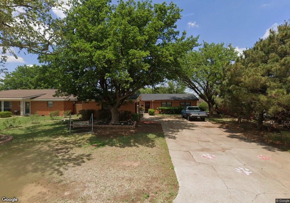 1615 Dallas St, Plainview, TX 79072 - photo 1