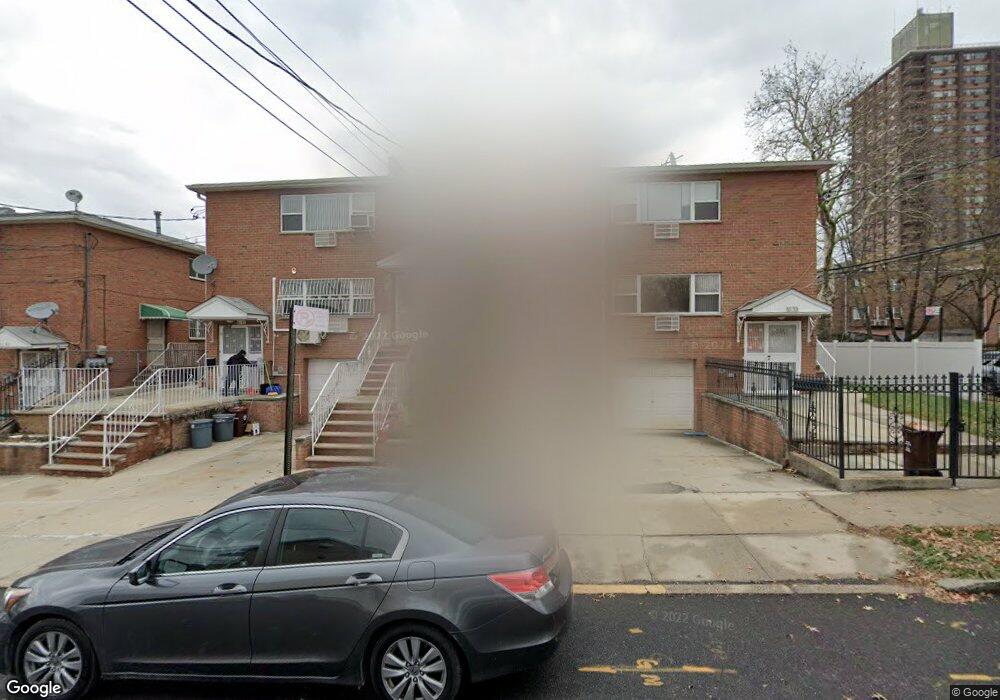 61-51 160th St unit 2nd FL, Flushing, NY 11365 - photo 1