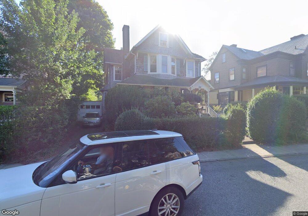 35 Rhode Island Ave, Newport, RI 02840 - photo 1