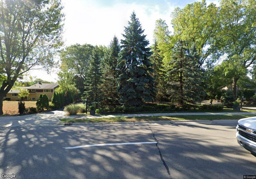 3421 W Maple Rd, Bloomfield Hills, MI 48301 - photo 1