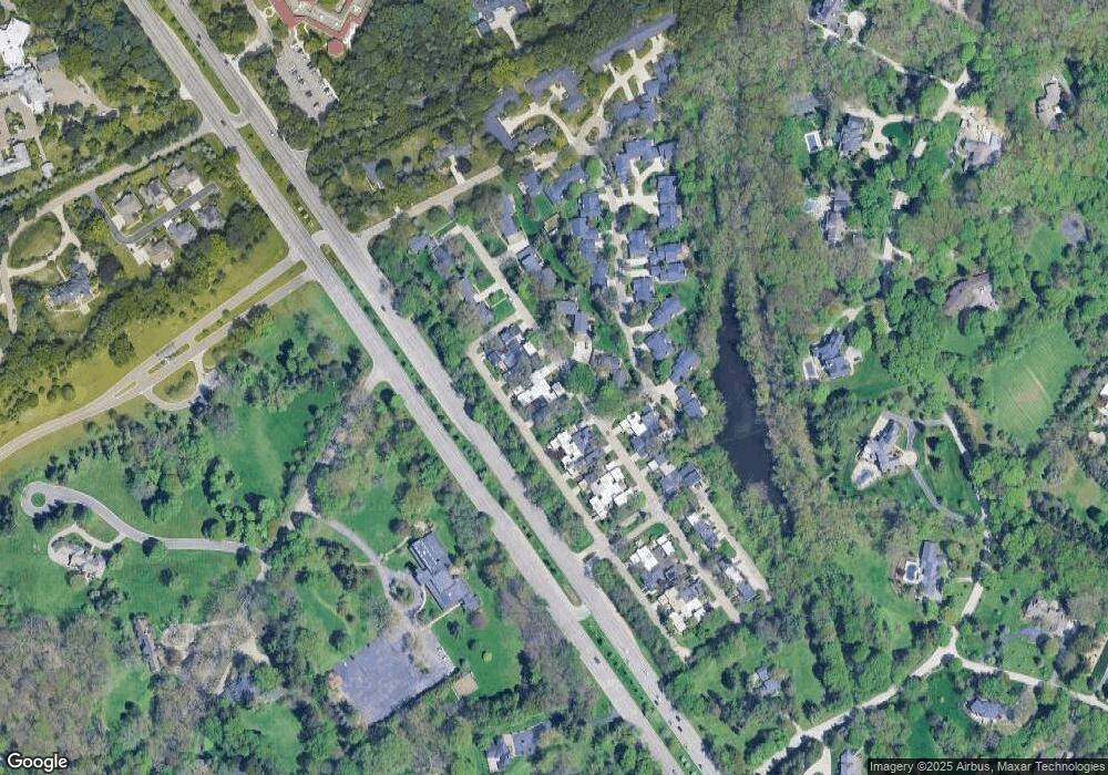 1070 Stratford Ln unit 36, Bloomfield Hills, MI 48304 - photo 1