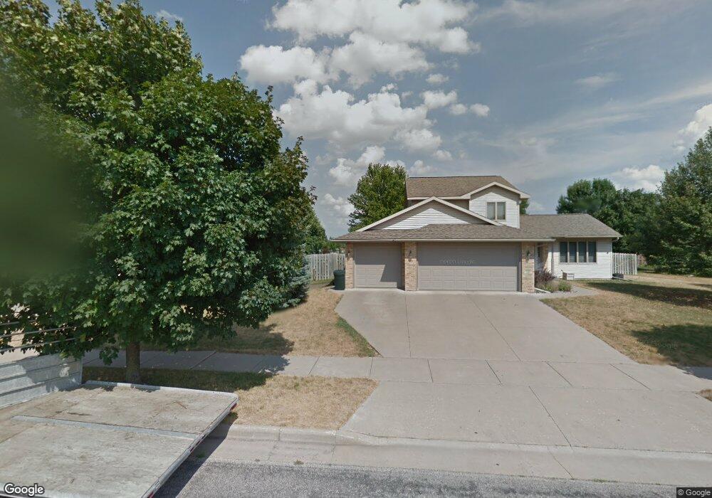 425 S Cherry Ln, Holmen, WI 54636 - photo 1