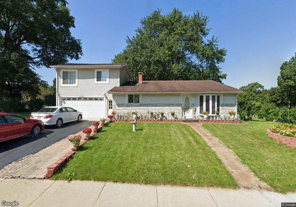 1300 Sacramento Dr, Carpentersville, IL 60110 - photo 1