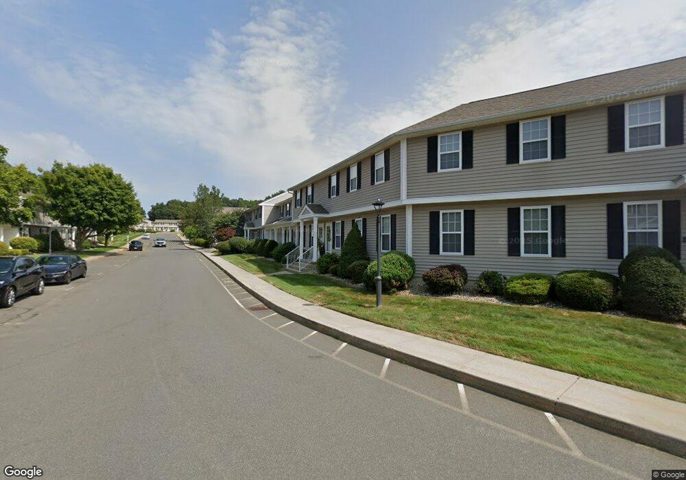 308 Meadowecrest Cir unit 308,3, Ludlow, MA 01056 - photo 1