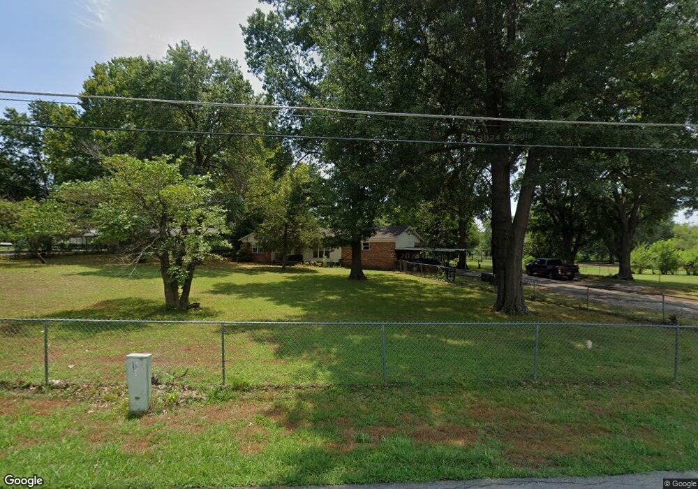 101 E Fry St, Claremore, OK 74017 - photo 1