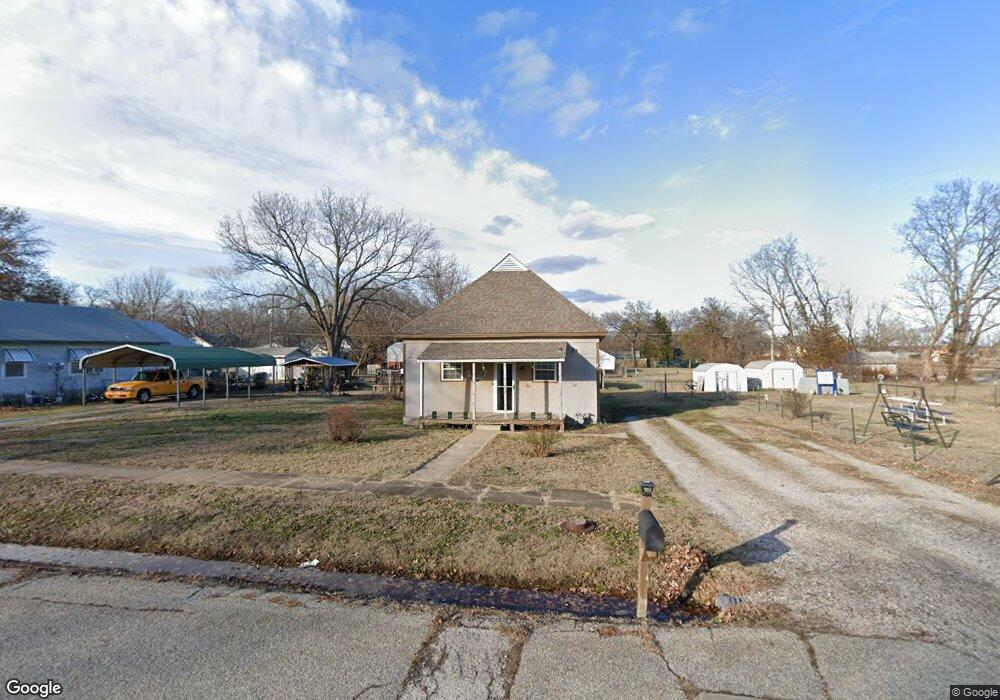 2507 Kennedy Ave, Parsons, KS 67357 - photo 1