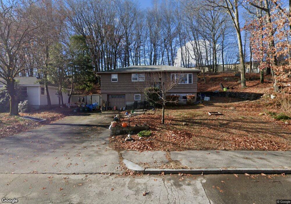 472 Lake Ave, Worcester, MA 01604 - photo 1