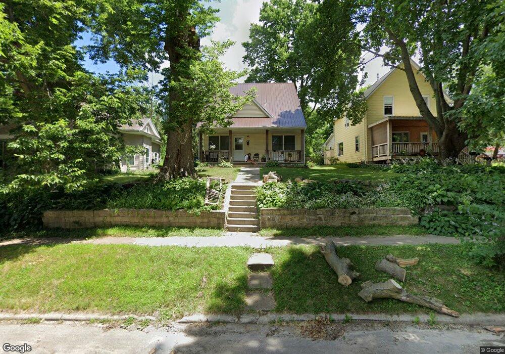 1134 10th St SE, Cedar Rapids, IA 52401 - photo 1