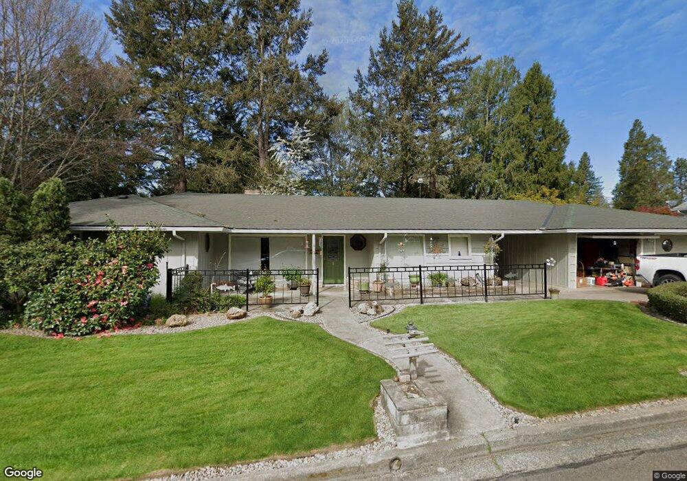 1050 SE Belle Aire Dr, Grants Pass, OR 97526 - photo 1