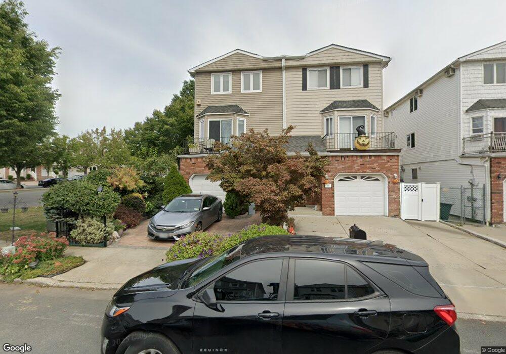 47 Dina Ct, Staten Island, NY 10306 - photo 1