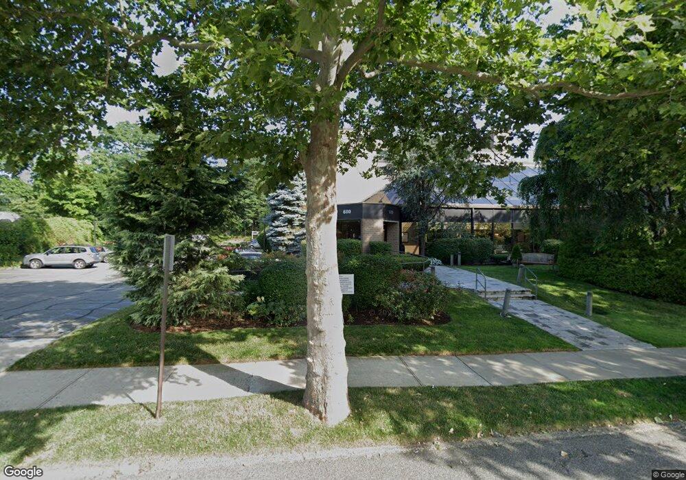 680 W Boston Post Rd unit 1F, Mamaroneck, NY 10543 - photo 1