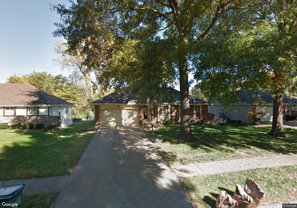 11316 W 49th St, Shawnee, KS 66203 - photo 1