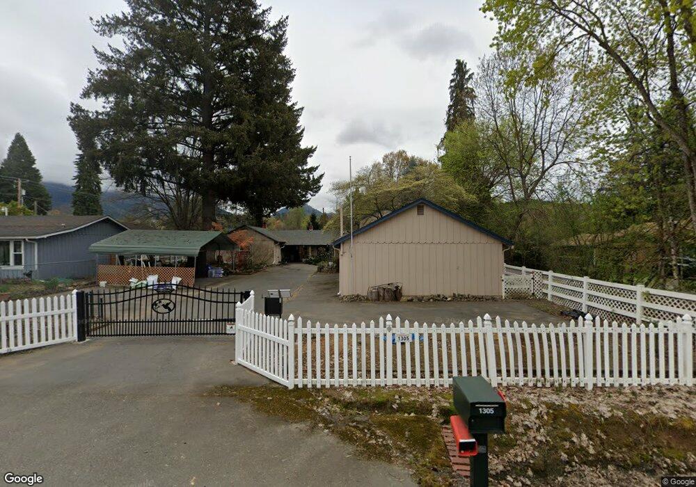 1305 Fruitdale Dr, Grants Pass, OR 97527 - photo 1