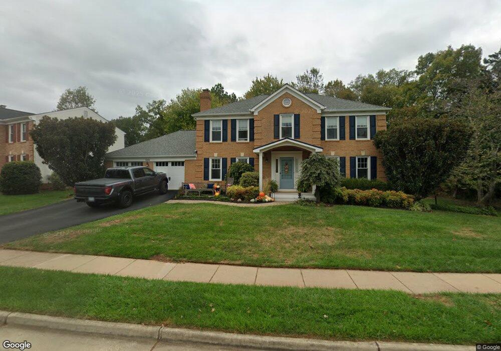 13134 Rounding Run Cir, Herndon, VA 20171 - photo 1