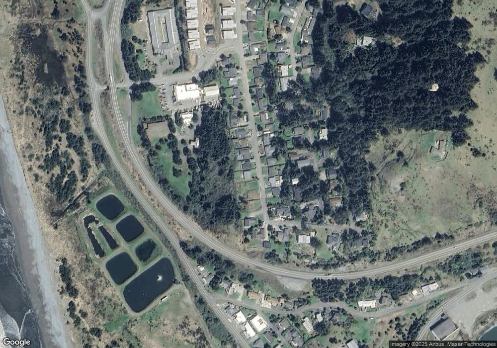 30318 Driftwood Dr, Gold Beach, OR 97444 - photo 1