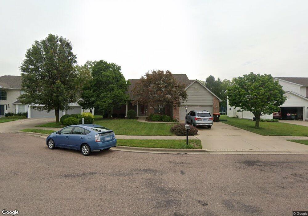 5406 N Castleberry Dr, Peoria, IL 61615 - photo 1