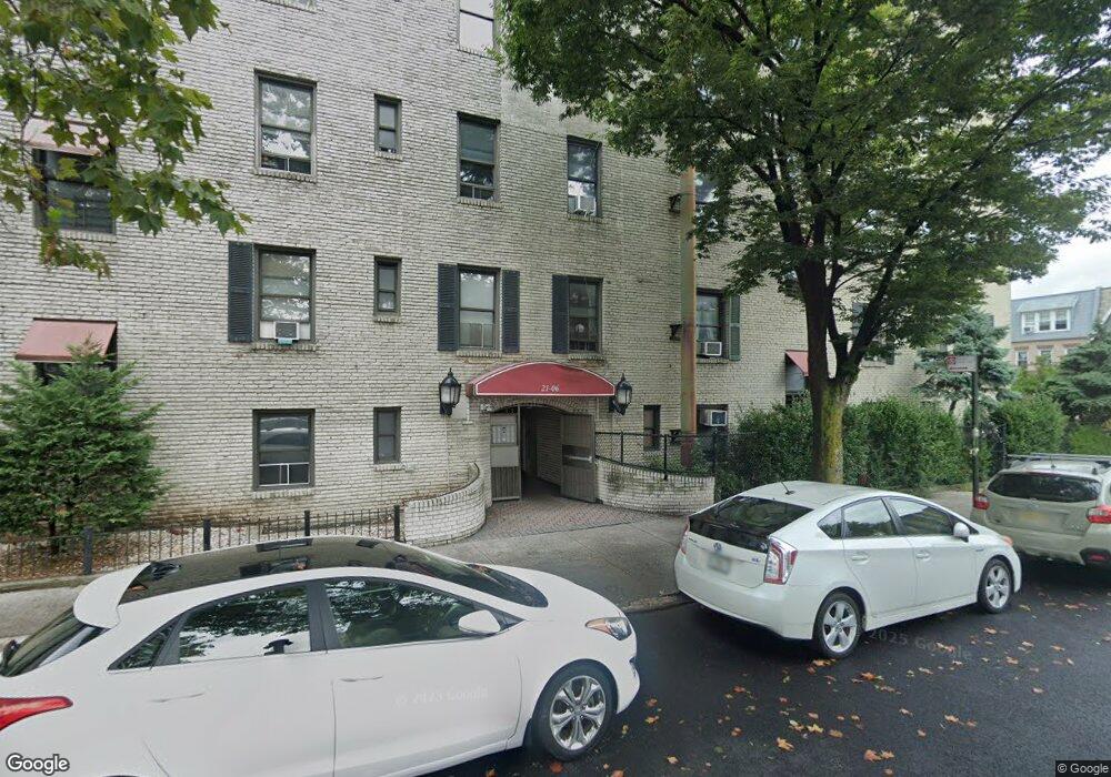 Acropolis Gardens unit 2E, Astoria, NY 11105 - photo 1