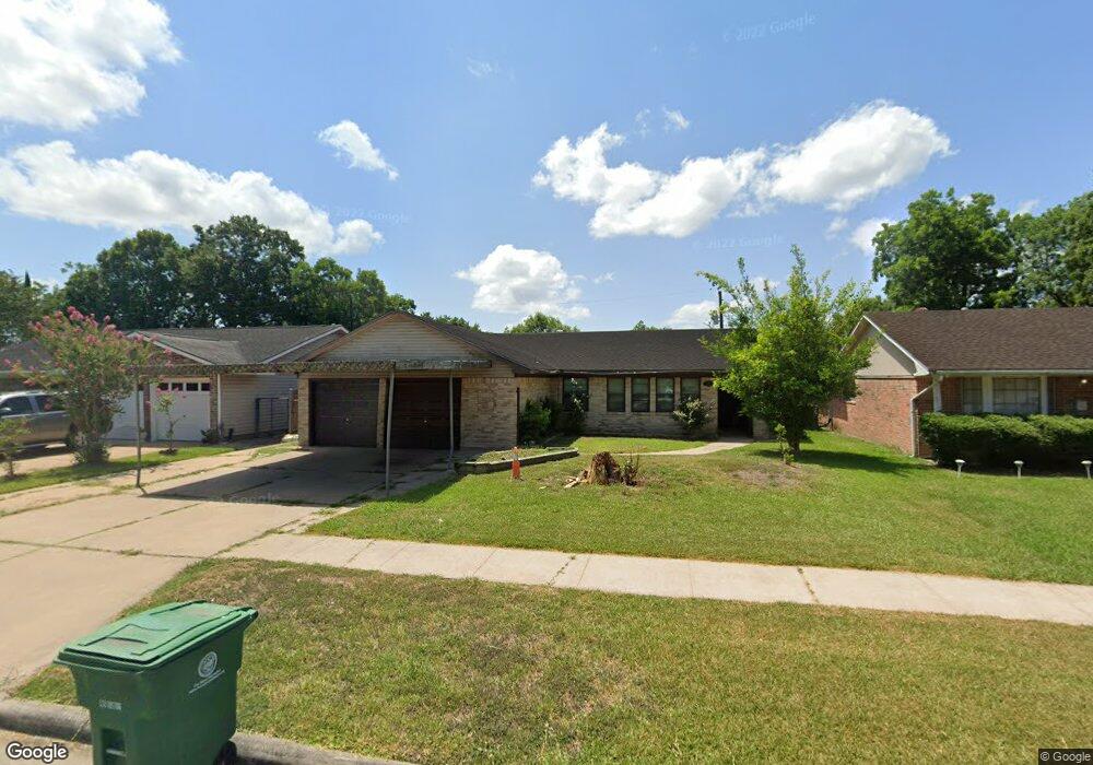 9734 Southport Dr, Houston, TX 77089 - photo 1