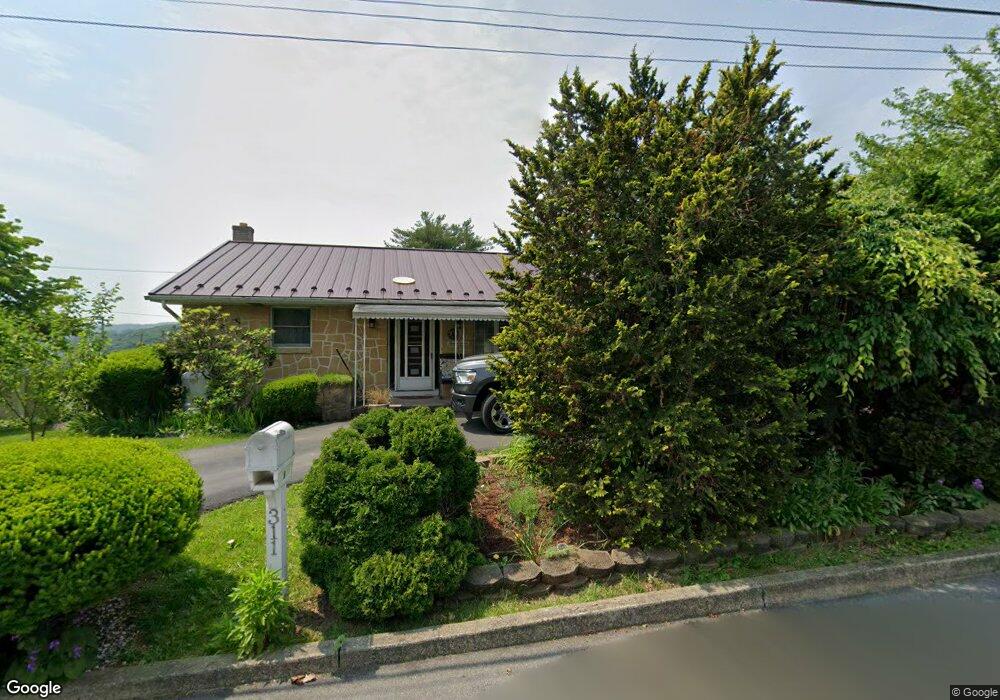 311 Union St, Slatington, PA 18080 - photo 1