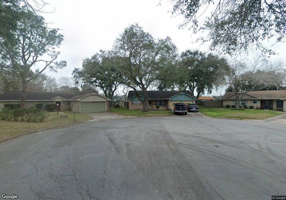 1014 Cedar Lawn Dr, Alvin, TX 77511 - photo 1