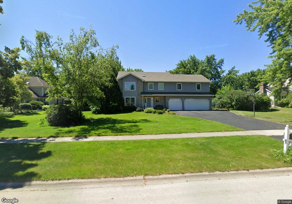 23060 Joyce Ln, Naperville, IL 60564 - photo 1
